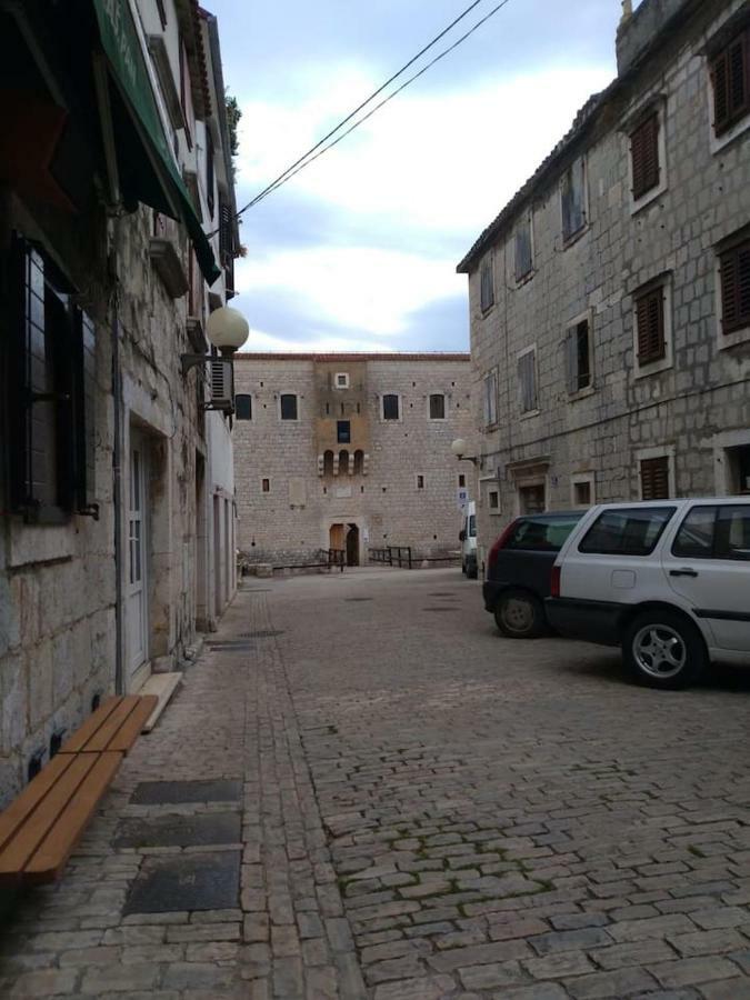فيلا Kaštelaفي Dalmatinska Kuca Blanka المظهر الخارجي الصورة